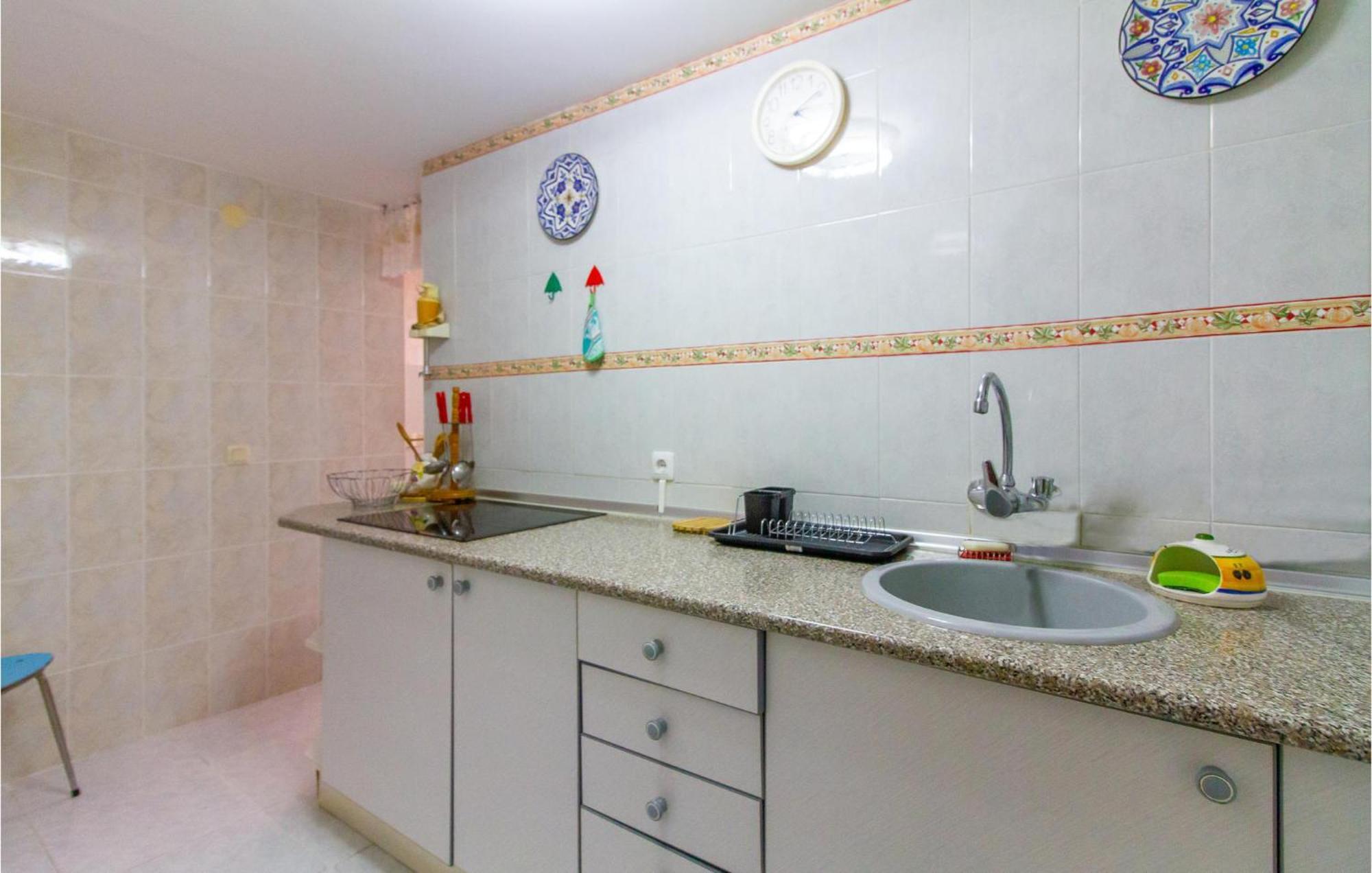 Stunning Apartment In Gandia With Kitchen Exterior foto